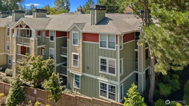 Property photo for 7711 Ne 175th Street #f202, Kenmore photo 2