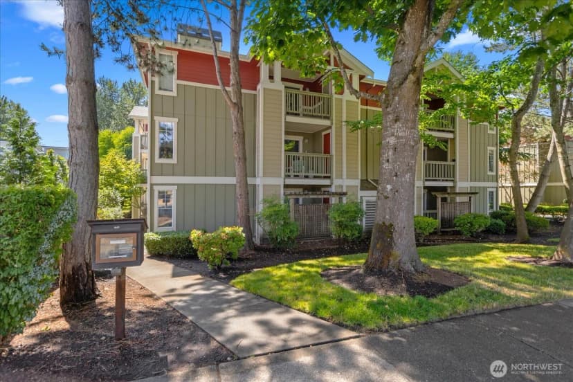 Property photo for 7711 Ne 175th Street #f202, Kenmore