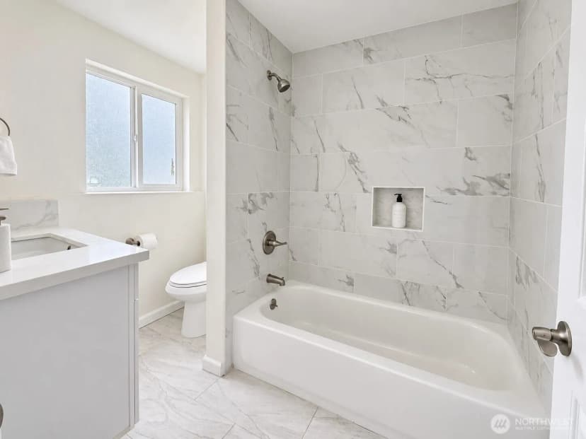 Property photo for 959 Hoquiam Ave Ne, Renton photo 27