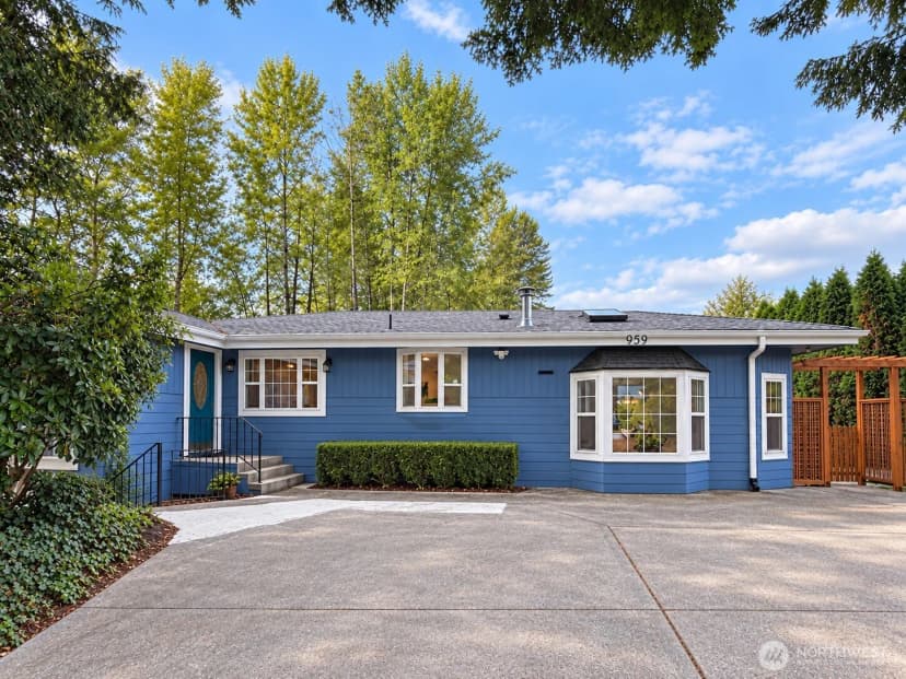 Property photo for 959 Hoquiam Ave Ne, Renton