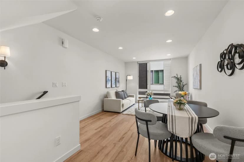Property photo for 2106 Ne 85th Street #e, Seattle photo 9
