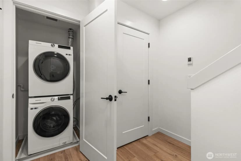 Property photo for 2106 Ne 85th Street #e, Seattle photo 30