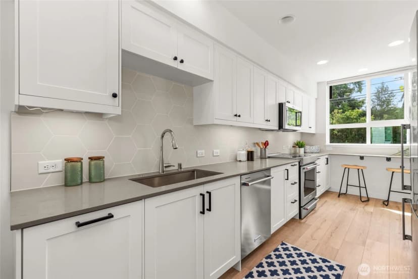 Property photo for 2106 Ne 85th Street #e, Seattle