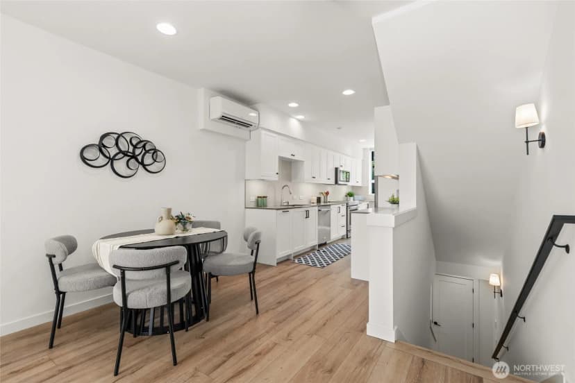 Property photo for 2106 Ne 85th Street #e, Seattle photo 8