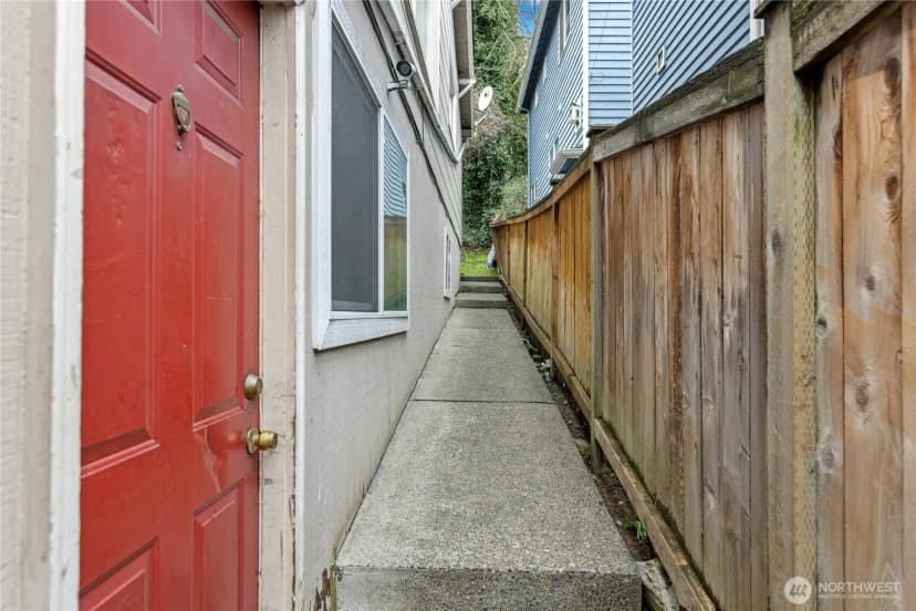 Property photo for 1537 15th Avenue S, Seattle photo 3