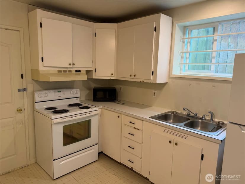 Property photo for 1537 15th Avenue S, Seattle photo 9