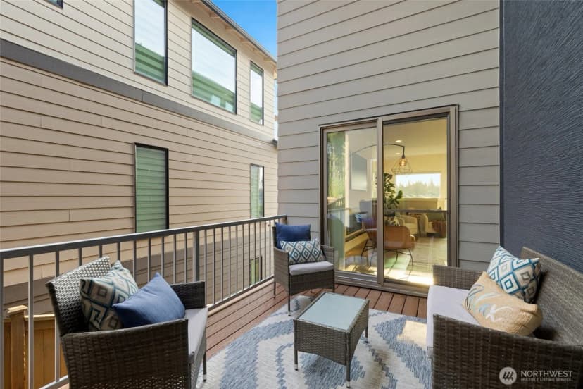 Property photo for 33569 Walnut Avenue Se, Black Diamond photo 13