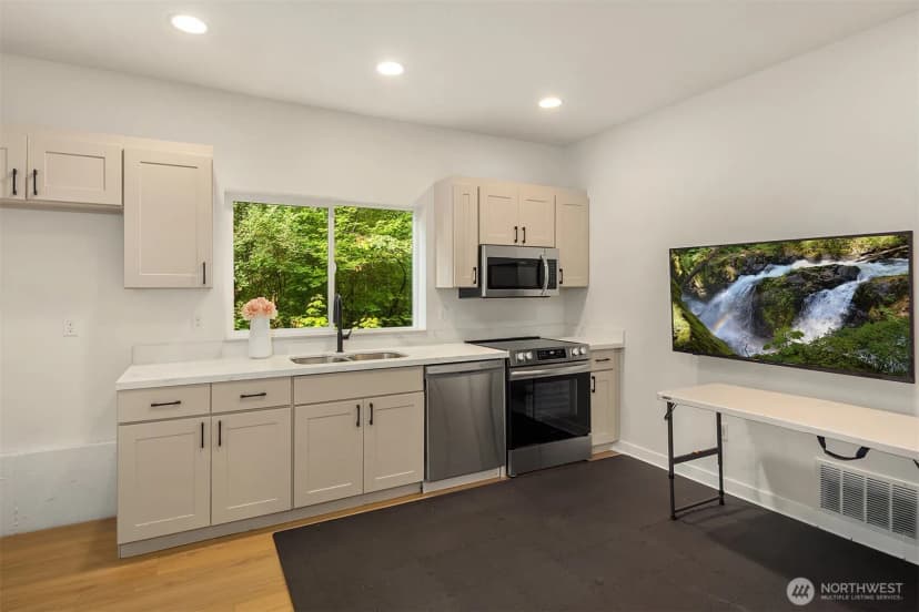 Property photo for 18619 Ne Woodinville-duvall Road, Woodinville photo 33