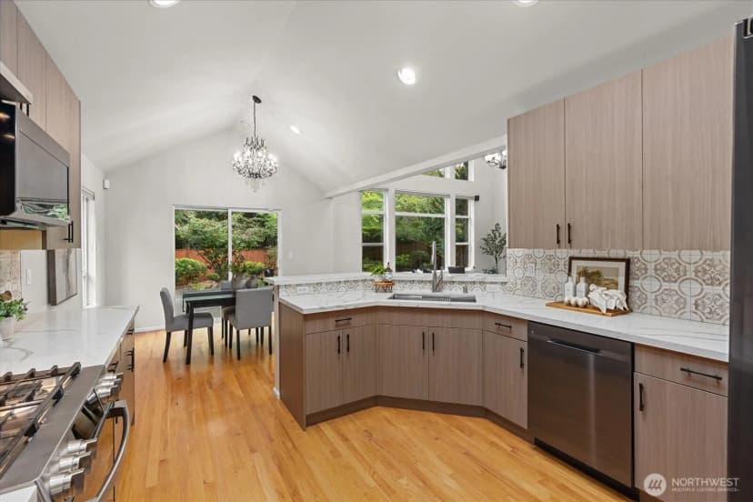 Property photo for 17405 33rd Drive Se, Bothell photo 6