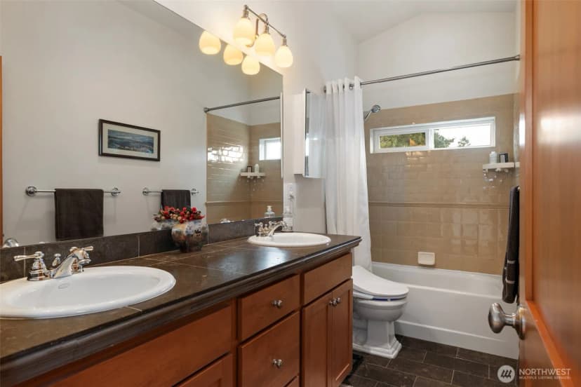Property photo for 4122 A 42nd Avenue Sw, Seattle photo 14