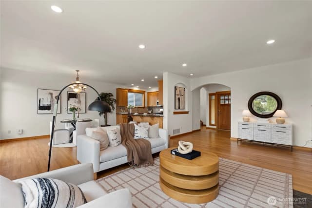 Property photo for 16 Florentia Street, Seattle photo 4