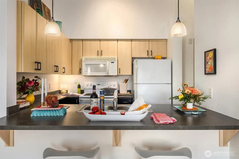 Property photo for 812 5th Avenue N #410, Seattle photo 8