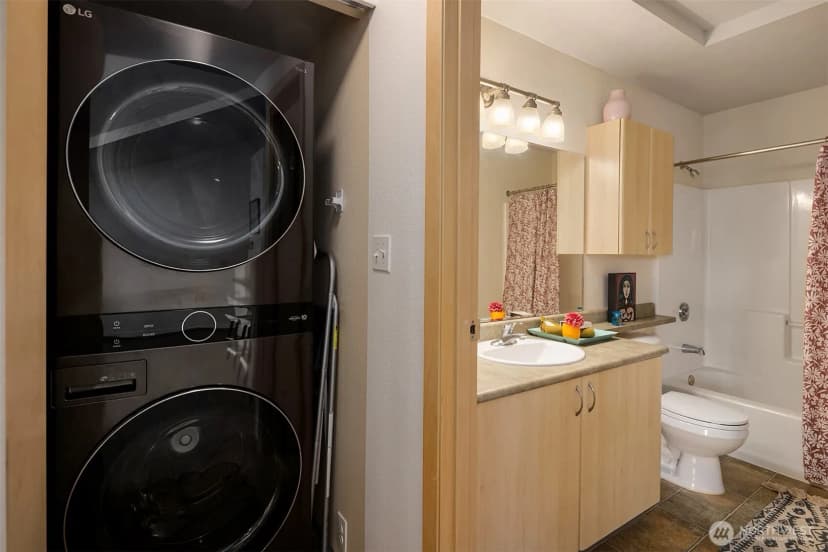 Property photo for 812 5th Avenue N #410, Seattle photo 17
