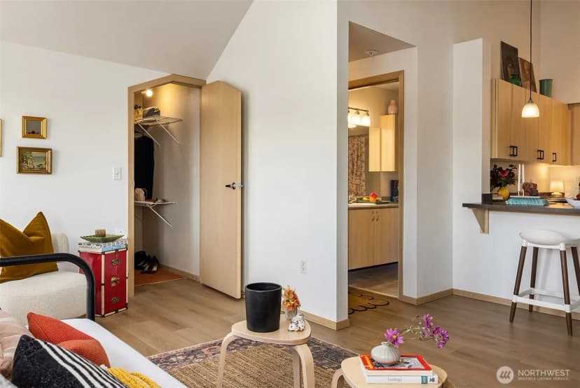 Property photo for 812 5th Avenue N #410, Seattle photo 16