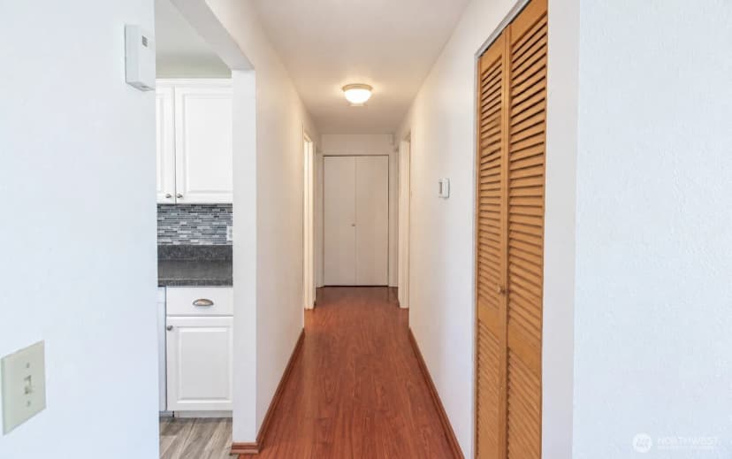 Property photo for 25438 116th Avenue Se, Kent photo 11