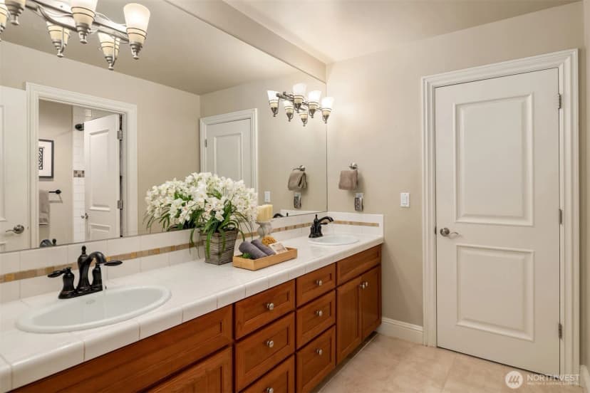 Property photo for 13266 Ne 47th Street, Bellevue photo 28