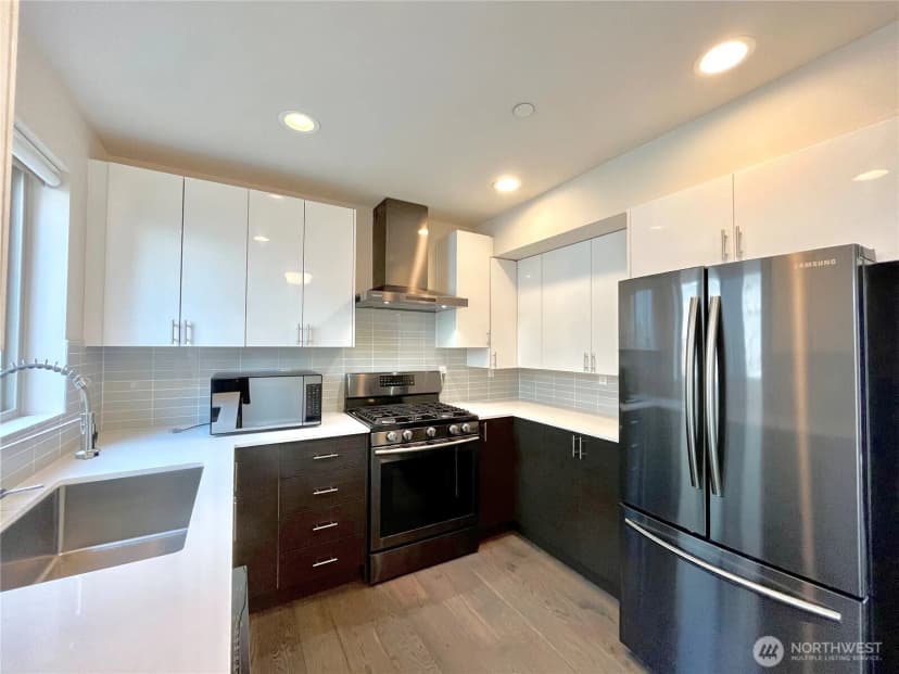 Property photo for 7531 43rd Avenue S, Seattle photo 5