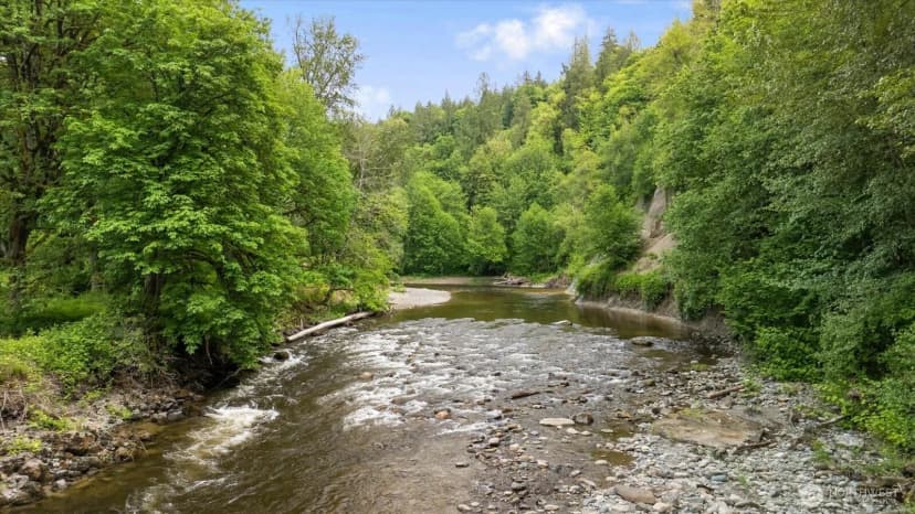 Property photo for 6 Xxx S Machias Road, Snohomish