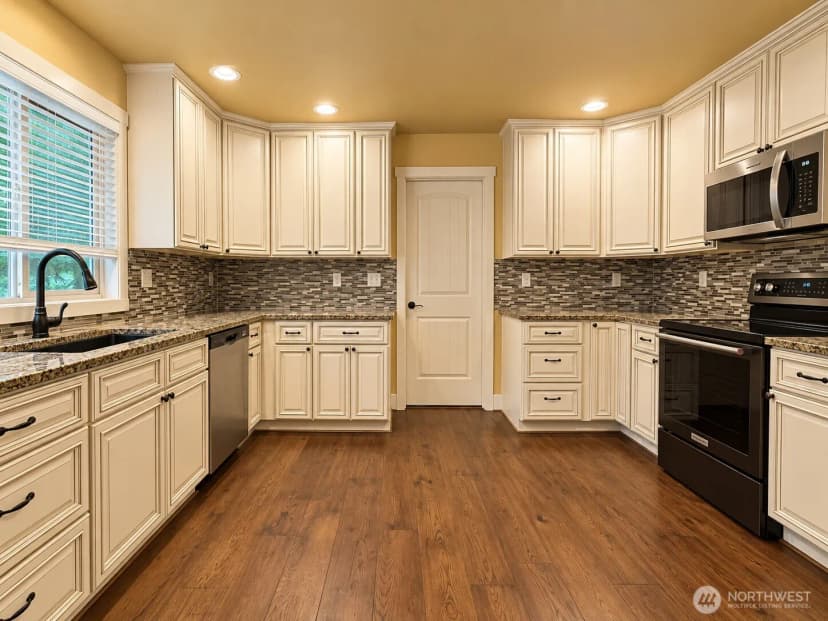 Property photo for 98 Nw Glade Court, Bremerton photo 9