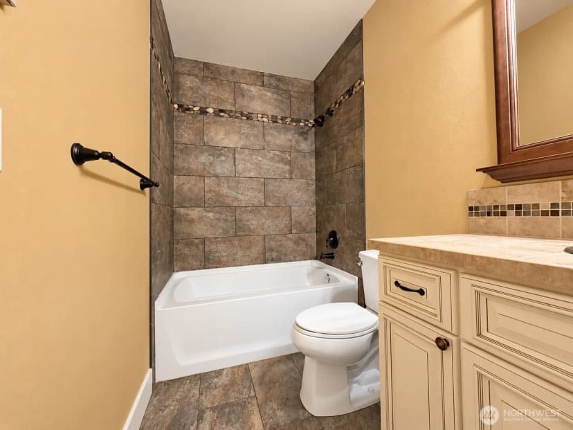 Property photo for 98 Nw Glade Court, Bremerton photo 18