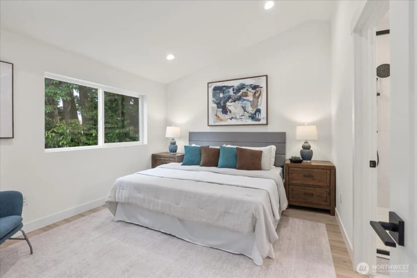 Property photo for 10330 B Ashworth Avenue N, Seattle photo 12