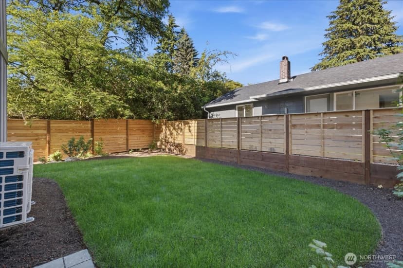 Property photo for 10330 B Ashworth Avenue N, Seattle photo 22