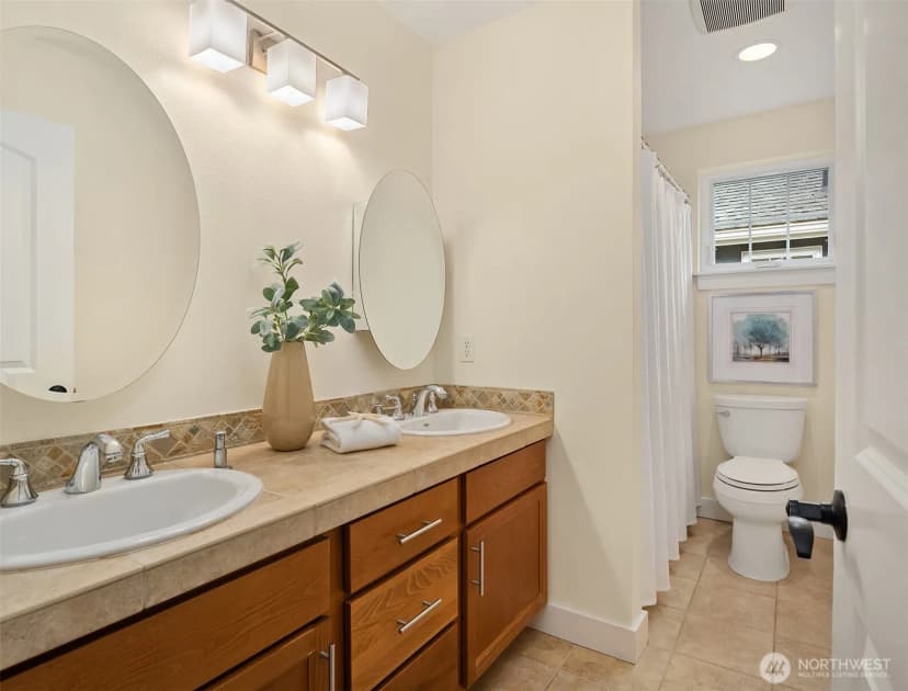 Property photo for 3432 33rd Avenue W, Seattle photo 30
