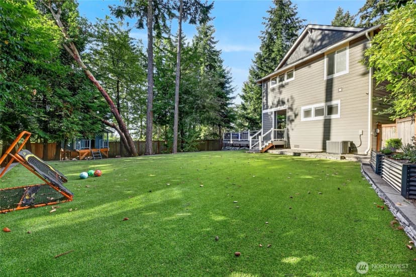 Property photo for 2300 126th Avenue Ne, Bellevue photo 31