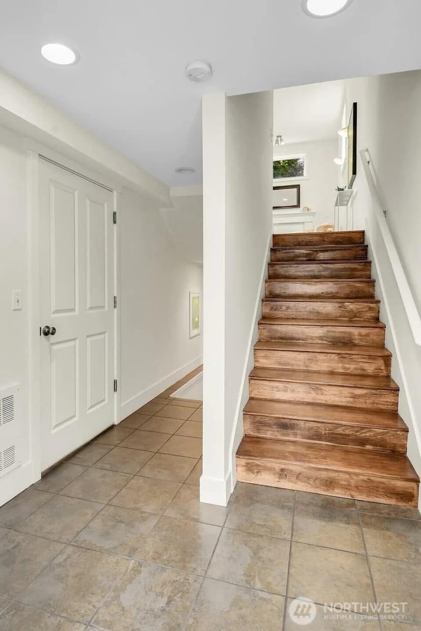 Property photo for 1818 27th Avenue, Seattle photo 2