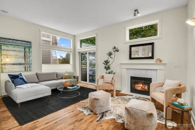 Property photo for 1818 27th Avenue, Seattle photo 4
