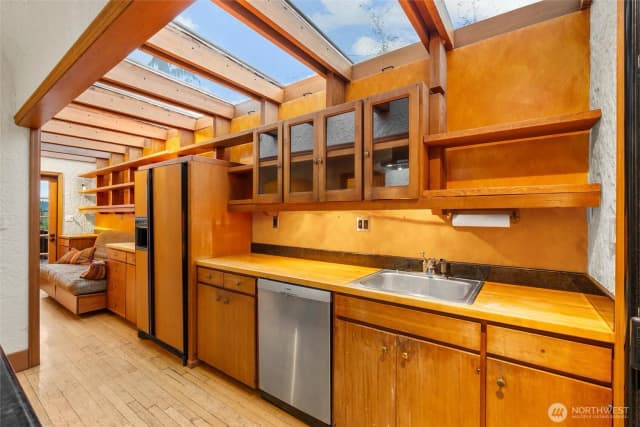 Property photo for 6705 56th Avenue S, Seattle photo 4