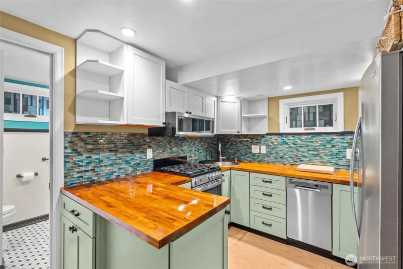 Property photo for 6705 56th Avenue S, Seattle photo 29