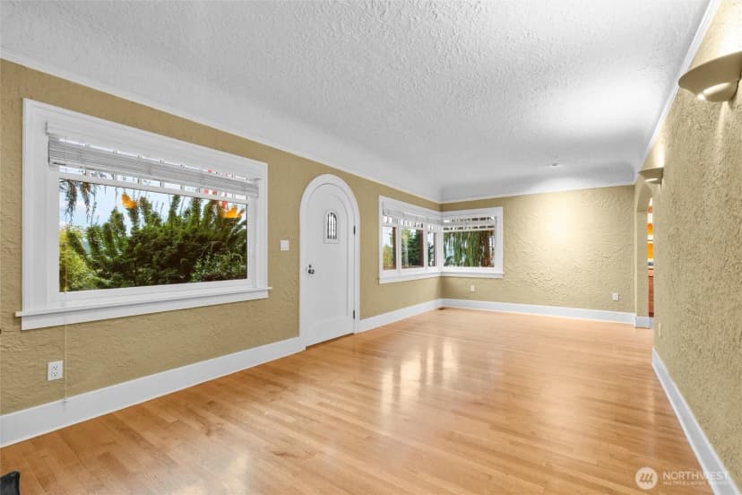 Property photo for 6705 56th Avenue S, Seattle photo 10