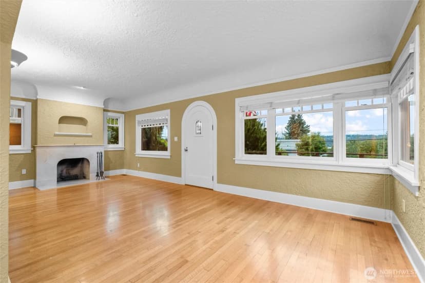 Property photo for 6705 56th Avenue S, Seattle photo 8