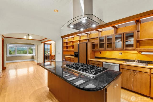 Property photo for 6705 56th Avenue S, Seattle photo 2