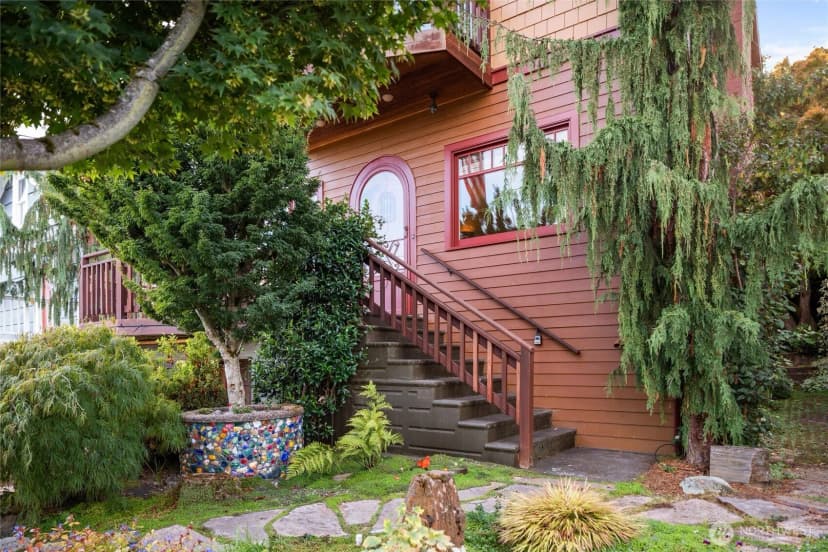 Property photo for 6705 56th Avenue S, Seattle photo 35
