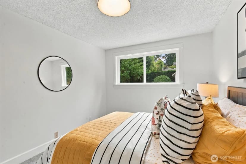 Property photo for 1723 Ne 92nd Street, Seattle photo 23