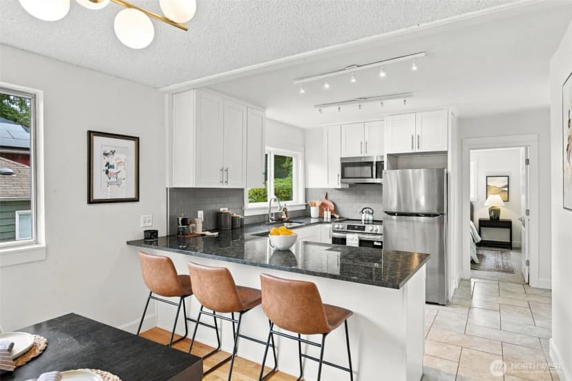 Property photo for 1723 Ne 92nd Street, Seattle photo 19