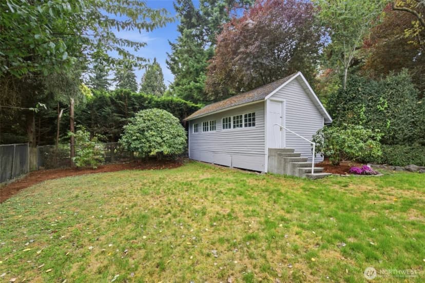 Property photo for 1723 Ne 92nd Street, Seattle photo 37