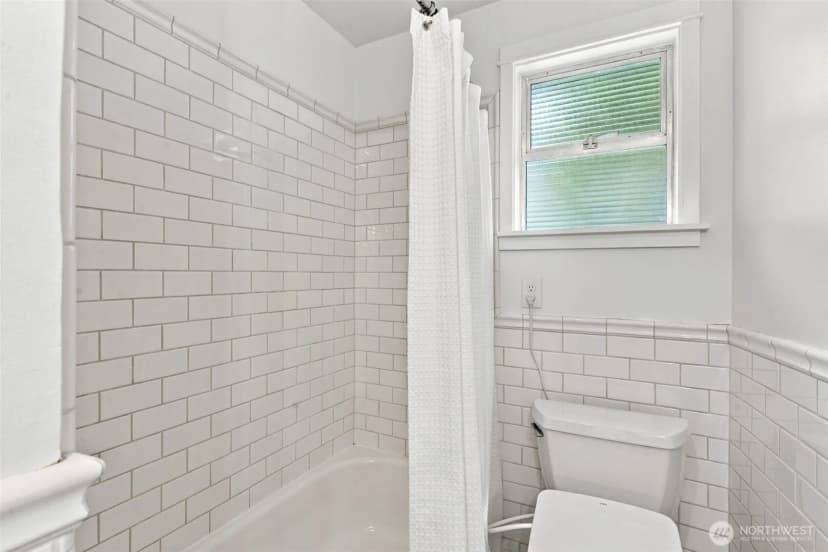 Property photo for 1723 Ne 92nd Street, Seattle photo 32