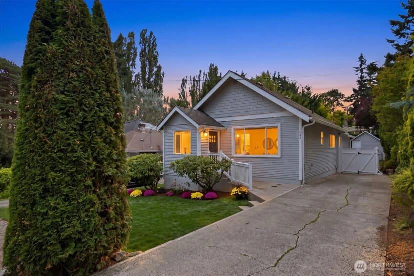 Property photo for 1723 Ne 92nd Street, Seattle