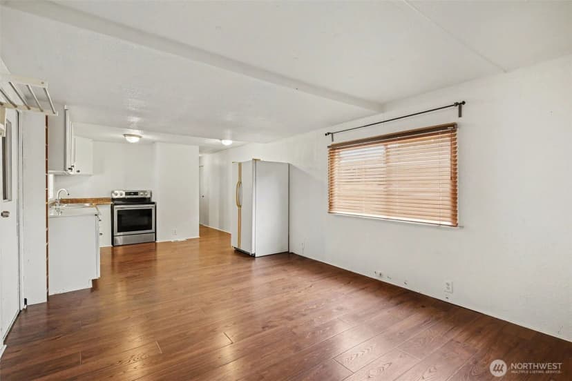 Property photo for 10515 Woodinville Drive #3, Bothell photo 2