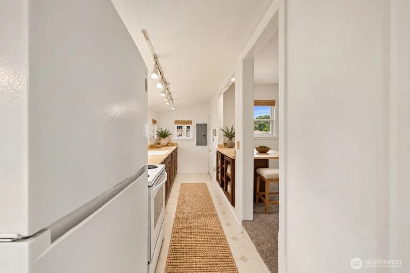 Property photo for 12205 44th Avenue S, Tukwila photo 8