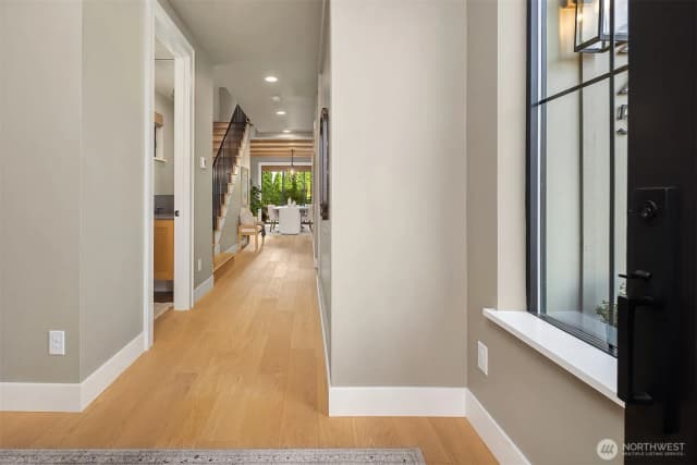 Property photo for 225 3rd Avenue S, Kirkland photo 3