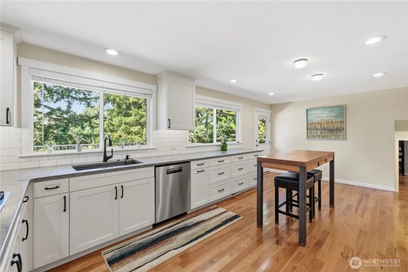 Property photo for 4941 125 Avenue Se, Bellevue photo 9