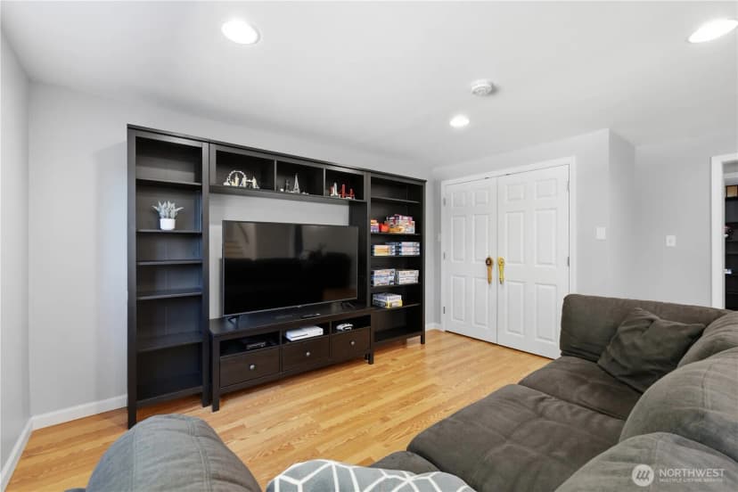 Property photo for 4941 125 Avenue Se, Bellevue photo 20