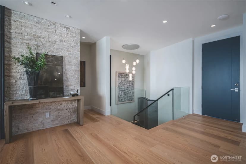 Property photo for 1017 California Lane Sw, Seattle photo 16