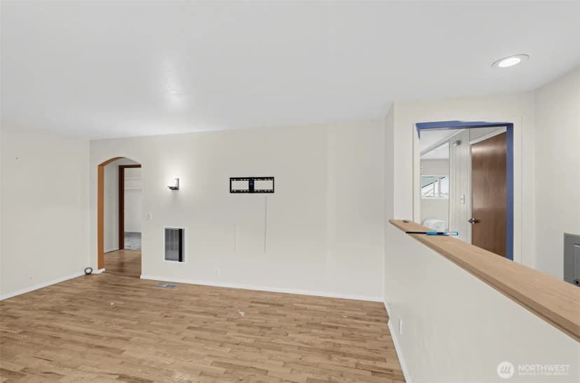Property photo for 1370 Ne Vena Avenue, Bremerton photo 4