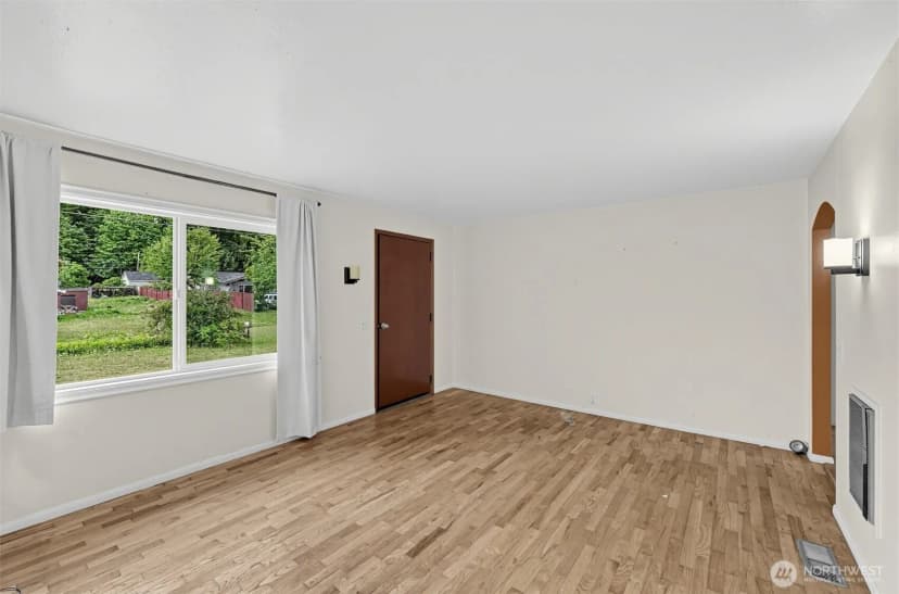 Property photo for 1370 Ne Vena Avenue, Bremerton photo 6