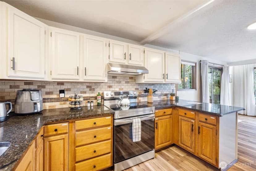 Property photo for 5504 Ne 190th Street, Kenmore photo 13